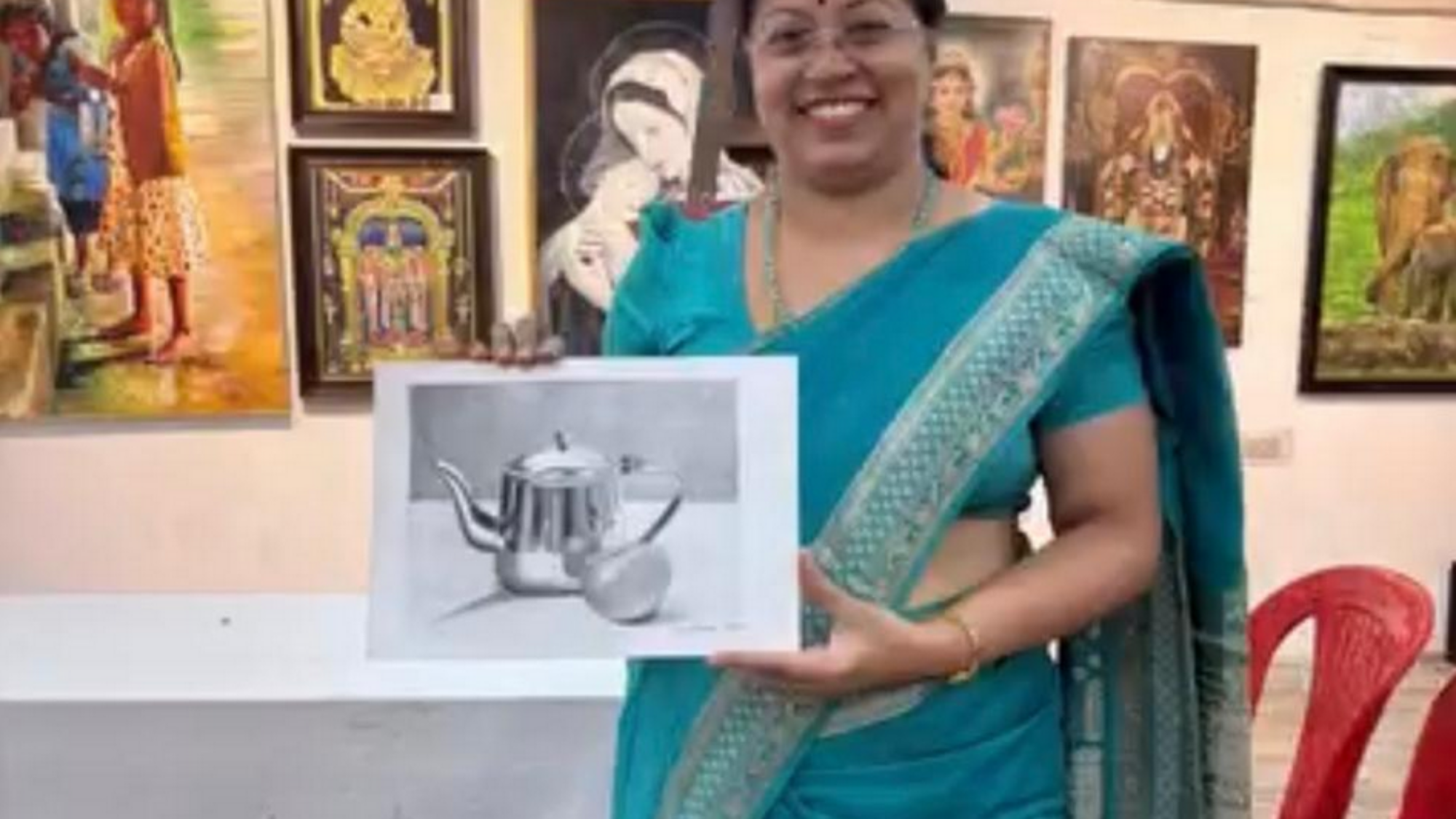 Live graphite pencil demonstration by Hema Mohan during International Art Exhibition April 2025
